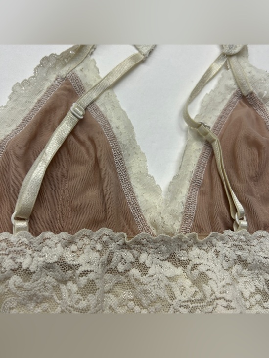 Hanky Panky Lace Triangle Bralette Bra in Cream Nude Tan Wireless - Picture 3 of 4